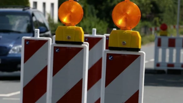 Wegen Sch&auml;den an der Bega-Br&uuml;cke ist ein Abschnitt der Mittelstra&szlig;e aus Sicherheitsgr&uuml;nden derzeit voll gesperrt. - &copy; Symbolbild: LZ