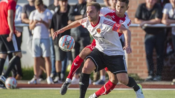 Fehlt urlaubsbedingt: Johann Felker, Kapit&auml;n des Post-TSV Detmold. - &copy; Egon Penner