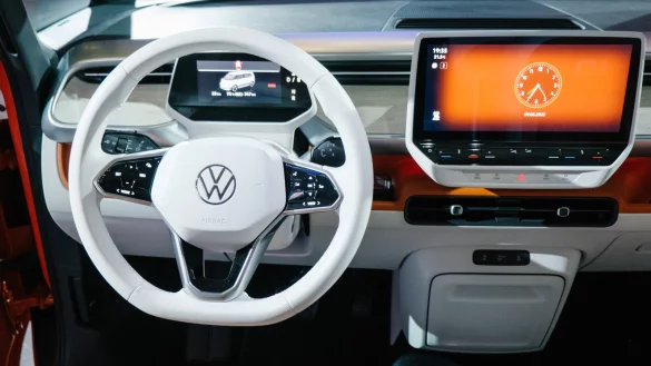 VW zeigt im Cockpit seiner Fahrzeuge Werbe-Pop-ups an. Eine Standardeinstellung ist das nicht, doch mehrere Hersteller experimentieren. - &copy; Ole Spata/dpa