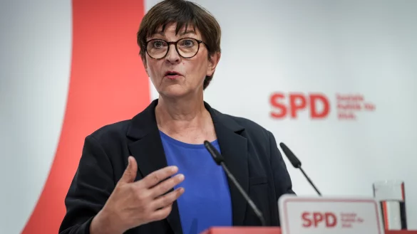 SPD-Chefin Saskia Esken fordert eine Entschuldigung von CDU-Chef Friedrich Merz. - &copy; picture alliance/dpa