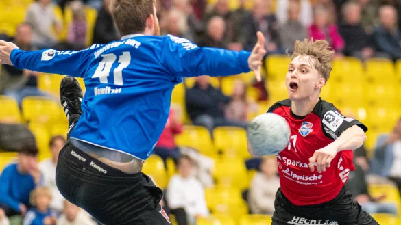 Frei vor dem G&auml;stetor: Frederik Puls war im Spiel gegen S&ouml;hre mit zehn Toren der erfolgreichste THL-Angreifer. - &copy; Egon Penner(LZ)