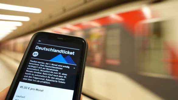 Der Fortbestand des Deutschlandtickets ist f&uuml;r 2025 gesichert. - &copy; picture alliance/dpa