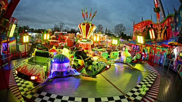 Der Regenstorplatz bietet zu Kläschen jede Menge körperliche Grenzerfahrungen. - © Nicole Ellerbrake