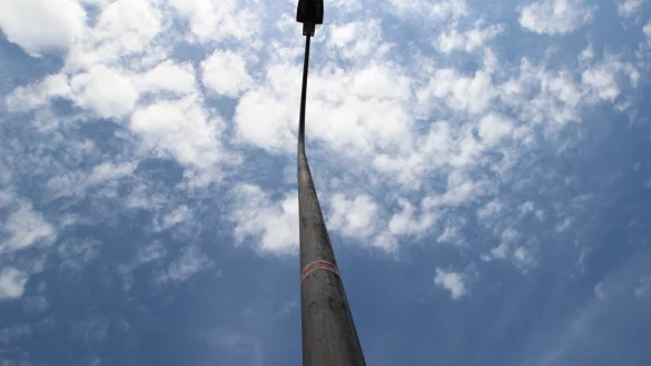 Die Stra&szlig;enbeleuchtung in Talle ist vielfach wieder in Betrieb, aber noch nicht &uuml;berall. Techniker suchen weiter nach den Fehlern. - &copy; Jens Rademacher/Archivfoto