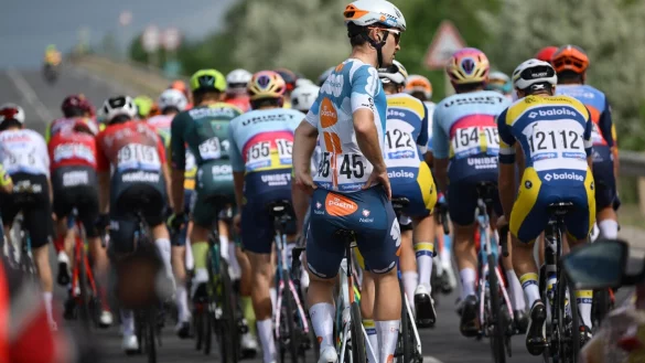 Die etwa 130 bis 140 startenden Radsport-Profis – unter ihnen auch traditionell bekannte Fahrer, die zuvor bei der 112. Ausgabe der Tour de France (5. bis 27. Juli) angetreten sein werden – durchqueren Ostwestfalen-Lippe. - © picture alliance / Roth / CV