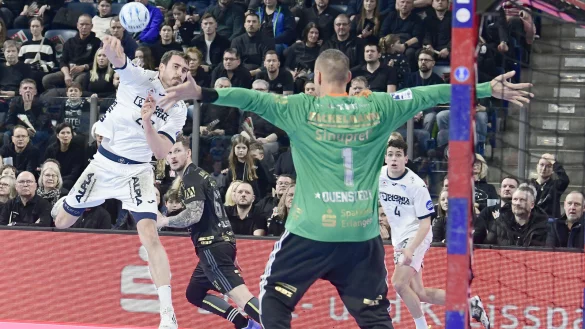 Hendrik Wagner (links) zündete gegen Dario Quenstedt mehr als eine Kerze an. - © ISPFD / IPD - Redaktionsbüro Sc