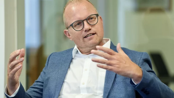 Der Fraktionsvorsitzende der SPD-Fraktion im NRW-Landtag, Jochen Ott, besucht diese Redaktion. Er erkl&auml;rt die Schwerpunkte der SPD-Politik. - &copy; Peter Unger