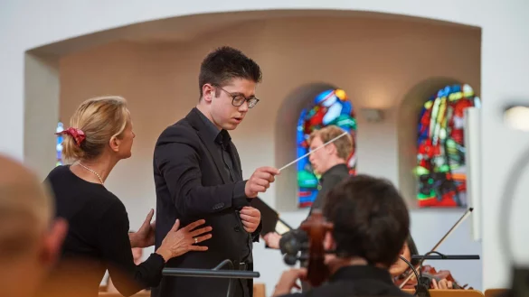 Die Studenten proben f&uuml;r die Werkstattkonzerte. - &copy; Dirk Schelpmeier