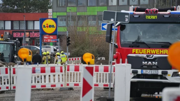 Die Feuerwehr musste am Montag zu einem Gasleck in die Bachstraße ausrücken. - © FREITAG-TV