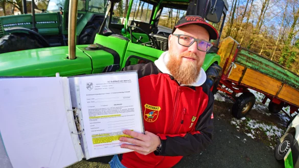 Daniel Neuhaus aus dem Elferrat ist seit dieser Session f&uuml;r die
Organisation des Umzuges zust&auml;ndig und beh&auml;lt bei den b&uuml;rokratischen
Angelegenheiten den &Uuml;berblick - &copy; Nicole Ellerbrake