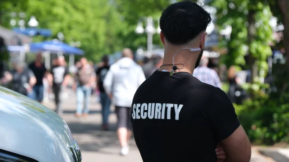 Die Sicherheitsbranche hat viel zu tun und leidet an Personalmangel. - © Ulf Hanke (Symbolbild)