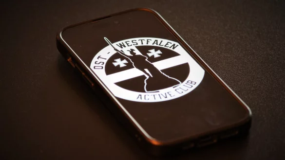 In sozialen Medien gibt es Dutzende Hinweise auf sogenannte „Active Clubs“, in denen sich vor allem junge Neonazis organisieren. Nun hat sich eine solche Gruppe auch in OWL gegründet. - © Lukas Brekenkamp