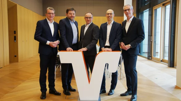 Die Vorstände der Volksbank in Ostwestfalen: Michael Deitert (v. l.), Peter Scherf, Oliver Ohm, Thomas Mühlhausen und Andreas Kämmerling. - © Volksbank in Ostwestfalen