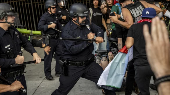 Polizeieinsatz bei einer Demonstration in Los Angeles: Die Gesellschaft in den USA ist polarisierter denn je. - &copy; Stephen Lam/San Francisco Chroni