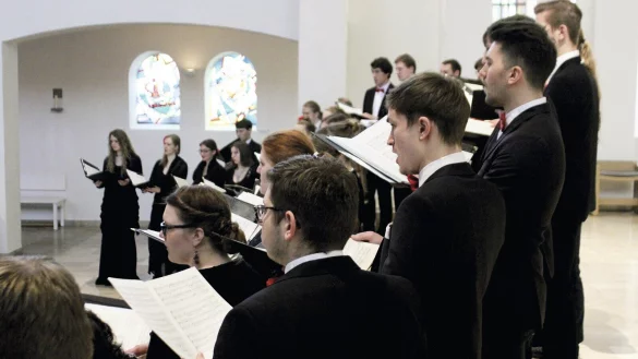 Das Chorkonzert "To the Hands" steht in der Heilig Kreuz Kirche auf dem Programm. - © Frank Beyer