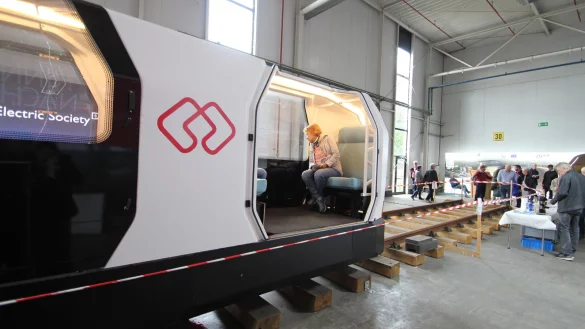 Bereits 2024 kamen viele Besucher zum Tag der offenen Tür in die Monocab-Halle in Dörentrup-Humfeld. - © Jens Rademacher