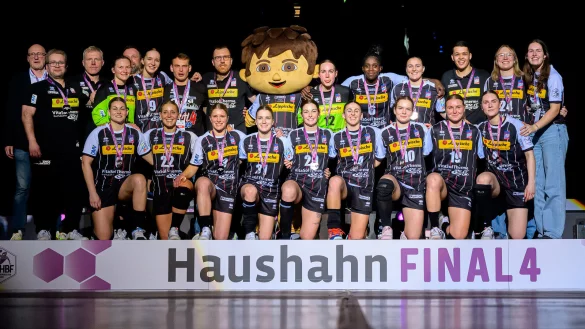 Silber für die HSG Blomberg-Lippe beim Final Four. - © Marco Wolf