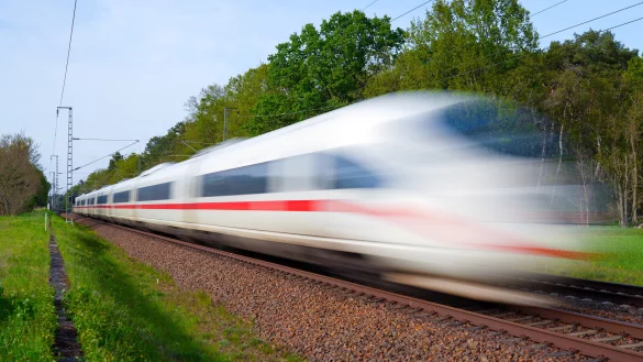 12 Korridor-Varianten liegen vor, zwei von ihnen führen durch Kalletal. - © Deutsche Bahn/Volker Emersleben