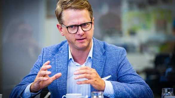 Engagiert wie immer, auch beim Redaktionsbesuch: CDU-Generalsekretär Carsten Linnemann aus Paderborn. - © Mike-Dennis Mller