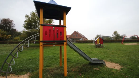 Der Spielplatz an der Rintelner Straße in Hohehnhausen muss wohl der Rettungswache weichen. - © Jens Rademacher