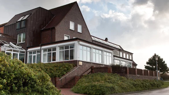 Das frühere Inselhaus "Vielfalt" auf Juist: Die Lippische Landeskirche könnte dort mehr als 20 Wohnungen einbauen und vemieten. - © Eben-Ezer