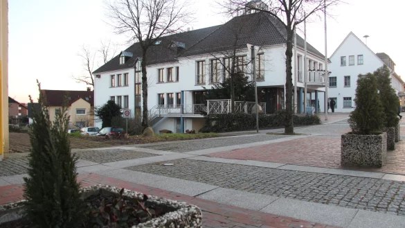 Im Bürgerzentrum hat der Rat zur Flüchtlingsunterkunft entschieden. - © Cordula Gröne