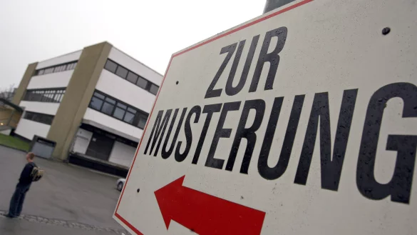 F&uuml;r alle M&auml;nner, die ab dem 1. Januar 2008 geboren wurden, wird die Musterung wieder zur Pflicht. - &copy; Karl-Josef Hildenbrand/dpa