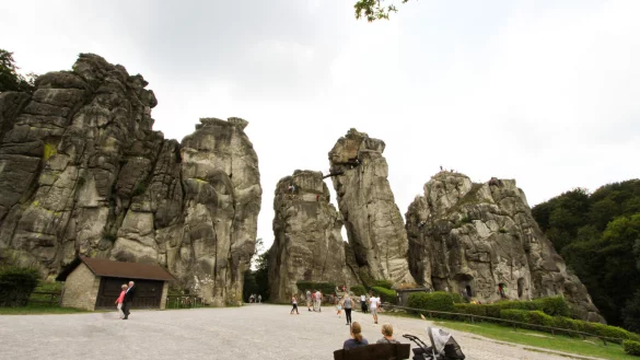 Der Vorplatz an den Externsteinen. Er wird ab 4. November 2024 bis voraussichtlich Ende März 2025 gesperrt sein. - © Landesverband Lippe