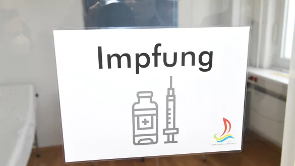 In einigen Bielefelder Einrichtungen sind Bewohner und Mitarbeiter bewusst von der Impfung ausgenommen worden, teilweise wohl wegen Unwissenheit.&nbsp; - &copy; Picture alliance