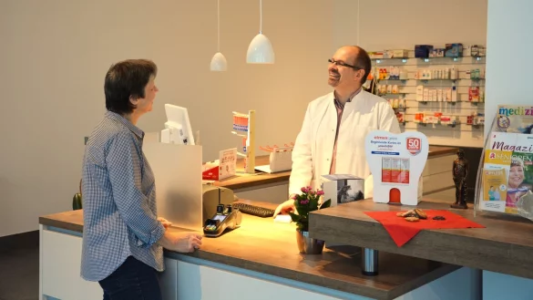 Bekenntnis zu Horn: Guido Symann hat in dieser Woche die &bdquo;Apotheke im Heitheckerhaus&ldquo; in der Mittelstra&szlig;e er&ouml;ffnet. Das Geb&auml;ude ist barrierefrei &uuml;ber eine Rampe erreichbar. - &copy; Tanja Watermann