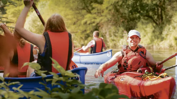 Andreas H&uuml;ls vom Touranbieter Kanyou paddelt t&auml;glich auf der Weser, Werre oder Lippe. - &copy; Foto: NW