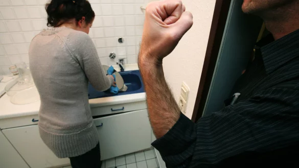 Frauen, die Opfer von h&auml;uslicher Gewalt sind, finden im lippischen Frauenhaus Zuflucht. Doch l&auml;ngst nicht alle Notf&auml;lle finden dort Unterschlupf.&nbsp; - &copy; Symbolfoto: Bernhard Preu&szlig;