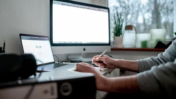 Homeoffice - &copy; Foto: Fabian Strauch/dpa/Illustration