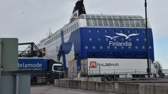 - &copy; Tom Sundermann