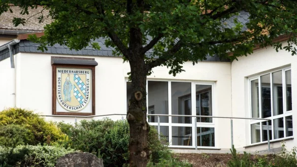 Die Sch&uuml;tzenhalle in Marsberg im Sauerland. Mit B&ouml;llersch&uuml;ssen sollte dort am am Samstag das Sch&uuml;tzenfest feierlich er&ouml;ffnet werden. Bei den abgefeuerten Sch&uuml;ssen, explodierten die Kanonen und der Sch&uuml;tzenk&ouml;nig wurde t&ouml;dlich verletzt. - &copy; DPA