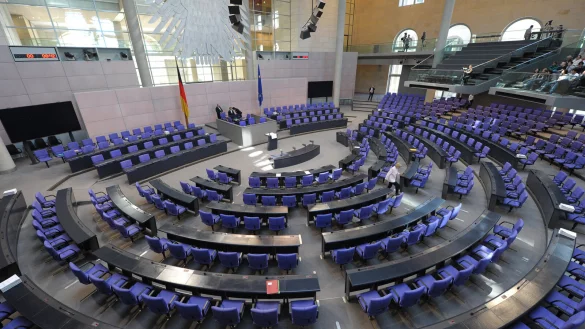 In den Parteien laufen die Debatten heiß, wer Teil des Kabinetts werden könnte. - © dpa