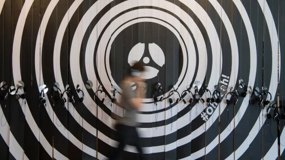 Popmusik-Ausstellung - &copy; Foto: Boris Roessler/dpa