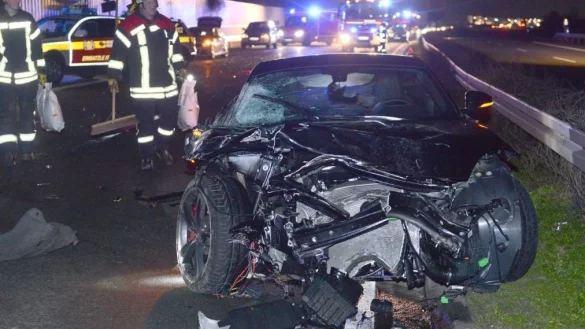 Unfallwagen: In diesem Auto wurden Christian Strohdiek und dessen Mutter gl&uuml;cklicherweise nur leicht verletzt. - &copy; K&ouml;ppelmann