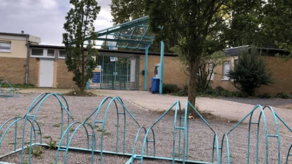 Aktuell befindet sich das Bega-Bad im Winterschlaf. Wenn es im Fr&uuml;hjahr wieder &ouml;ffnet, wird es aller Voraussicht nach den Stadtwerken geh&ouml;ren und von ihnen auch betrieben.&nbsp; - &copy; Thomas Reineke