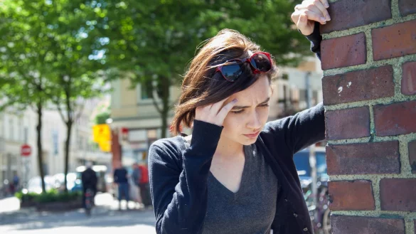 Ersch&ouml;pfte Frau - &copy; Foto: Christin Klose/dpa-tmn