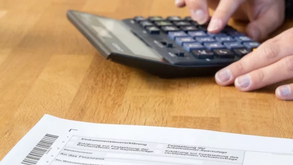 Kurzarbeitergeld hat Auswirkungen auf die Steuer - &copy; Foto: Benjamin Nolte/dpa-tmn