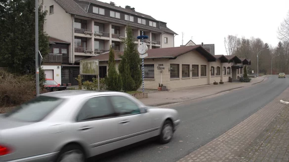 Hier hat nun die Stadt das Sagen: Im ehemaligen Hotel &bdquo;Zur Linde" in Billerbeck sind bereits 35 Fl&uuml;chtlinge aus Syrien und Afghanistan untergebracht. - &copy; Manfred Brinkmeier