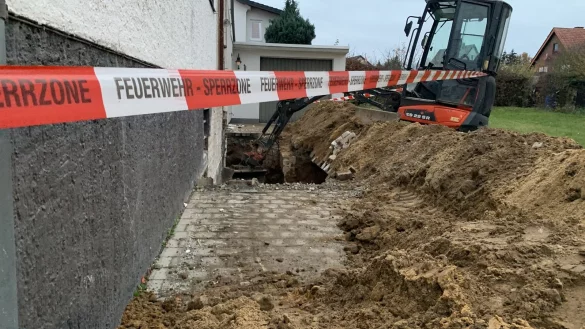 Einbrechende Seitenw&auml;nde und Gestein begruben den Mann unter sich. - &copy; Freitag TV