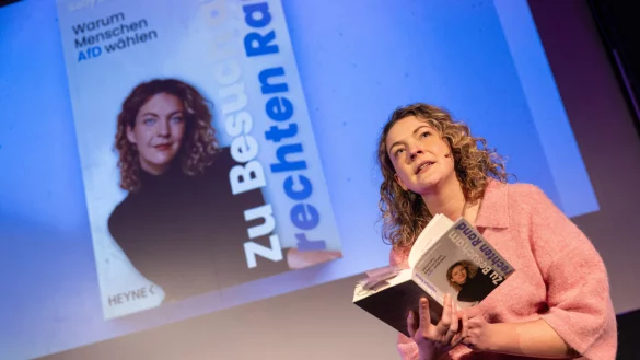 Hat ein Buch darüber geschrieben, was AfD-Wähler bewegt: Autorin und Journalistin Sally Lisa Starken. - © Oliver Krato