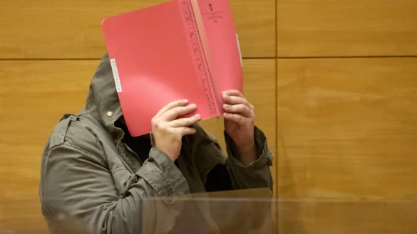 Prozess in Bielefeld - &copy; Foto: Friso Gentsch/dpa