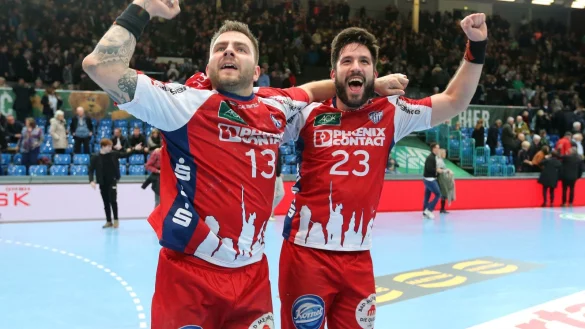 Die Lemgoer Spieler Christoph Theuerkauf (links) und der aktuell verletzte Tim Suton. - &copy; Paul Cohen