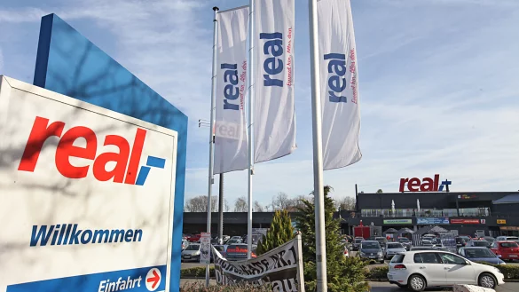 Hat gerade den Mietvertrag verlängert: der Real-Markt an der Klingenbergstraße. - © Vera Gerstendorf-Welle