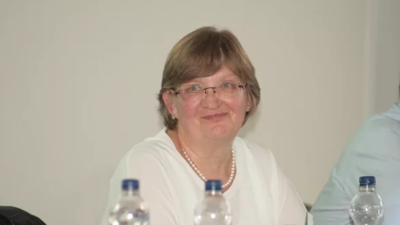 Unter Druck: B&uuml;rgermeisterin Monika Rehmert rechtfertigt auf Nachfrage der CDU-Fraktion die Strafanzeige der Gemeinde Extertal gegen zwei B&uuml;rger wegen "falscher Behauptungen". - &copy; Sylvia Frevert(LZ)