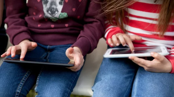 Besonders Kinder finden Kettenbriefe faszinierend - &copy; Foto: Silvia Marks/dpa-tmn