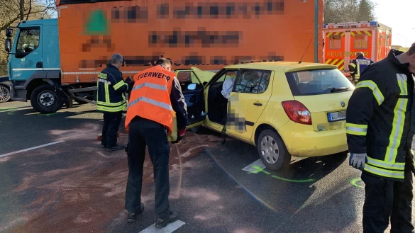 Der Detmolder Nordring blieb in Richtung Remmighausen f&uuml;r etwa eine Stunde gesperrt. - &copy; Freitag-TV